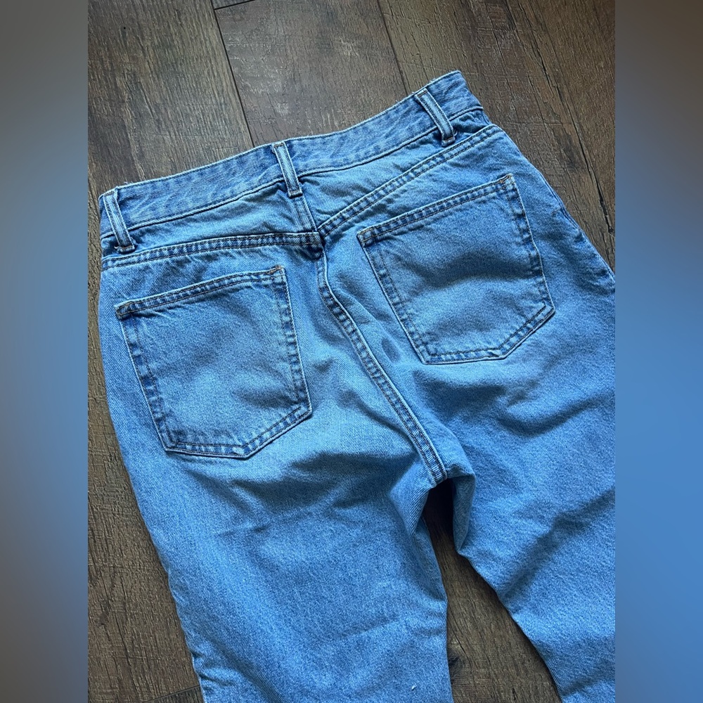 H&M High-Rise Light Blue Button-Fly Straight Jeans 8x26 - Picture 4 of 13